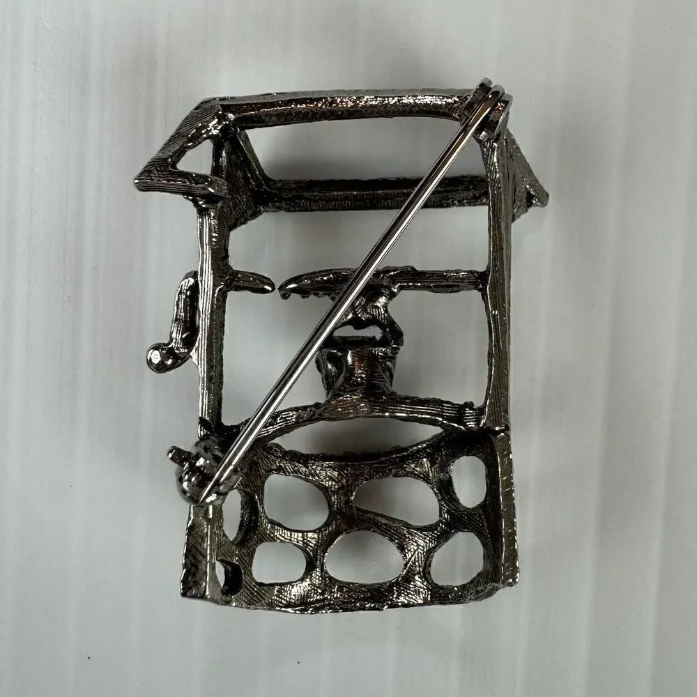 Vintage Wishing Well Brooch Silver Tone Rhinestone Figural Novelty Pin